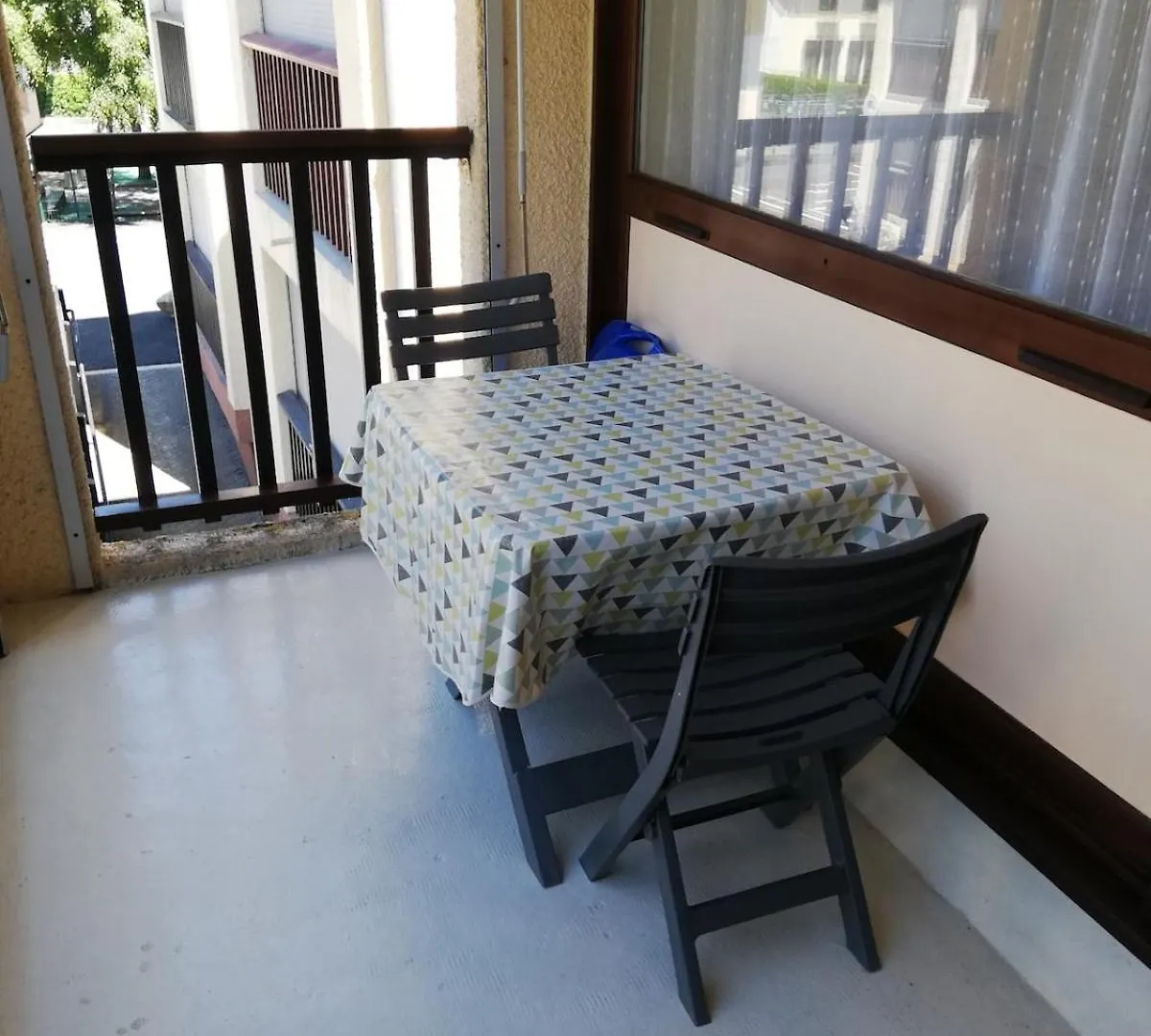 Appartement Avec Balcon Au Centre De Saint-Lary